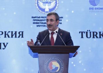 Cumhurbaşkanı Yardımcısı Yılmaz: OVP’deki yüzde 4.4 büyümeye rahatlıkla ulaşabileceğini düşünüyoruz