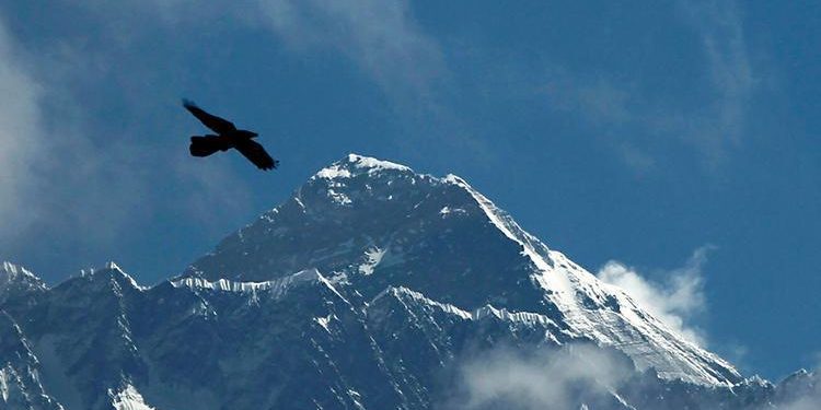 Everest Dağı “kokmaya” başladı! Dağcılar için yeni kural…