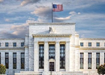 ‘Fed faiz indirimi için tez etmemeli’