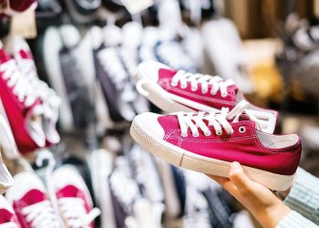 Geçersiz ve taklit ayakkabı kıskaç altına alınacak ek vergilerle yerli üretim desteklenecek… Ayakkabıya abluka