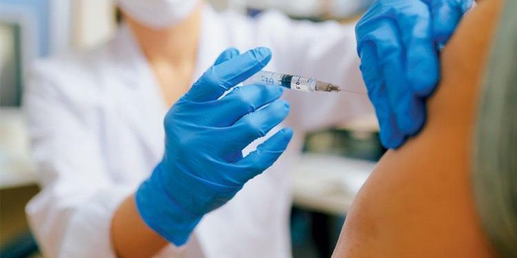 ‘HPV aşısını bayan ve erkek yaptırabilir’