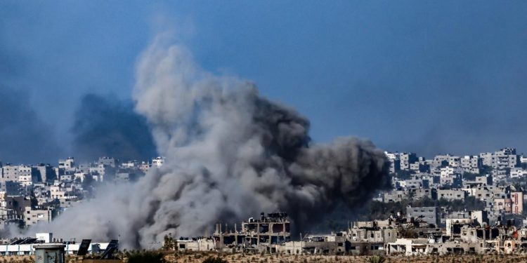 İsrail, Nasır Hastanesi’nin boşaltılmasını istedi