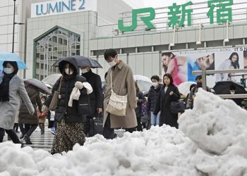 Japonya’yı kar vurdu! 160 yaralı, 132 uçuş iptal