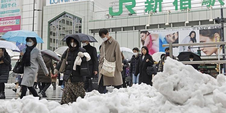 Japonya’yı kar vurdu! 160 yaralı, 132 uçuş iptal