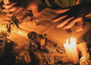 ‘Kağıdı paraya çeviriyorum’ dedi çok yanlış bir aileyi seçti…Almanya gündemine oturan dolandırıcılık!