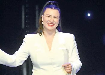  Kapalı gişe sahneledi