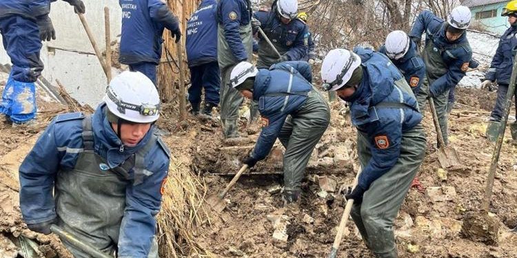 Kazakistan’da toprak kayması