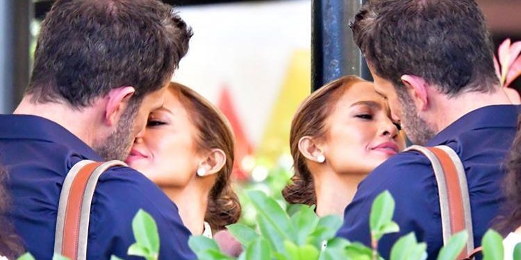 Kıskançlığını itiraf etti: Kocamla flört eden bayanlar… Benimle oyun oynamayın!