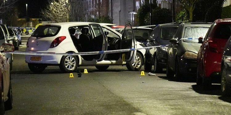 Londra’nın konuştuğu olay: Anne ve kızlarına asitli akın