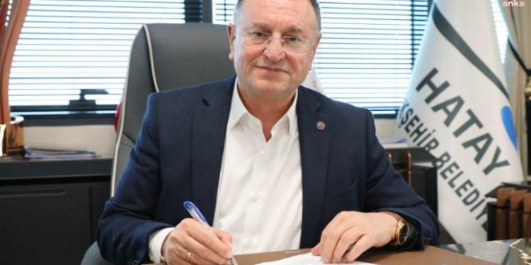 Lütfü Savaş kimdir, nereli, kaç yaşında? Hatay Büyükşehir Belediye Lideri Lütfü Savaş kaç devirdir belediye lideri?