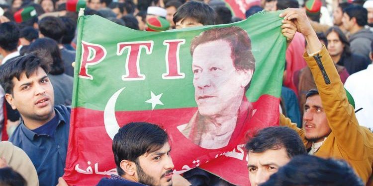Mahpustaki başkanın adayları kazandı… Pakistan’da İmran Han sürprizi