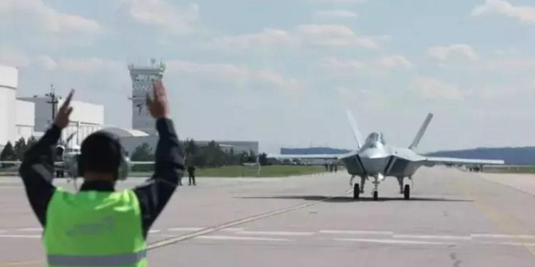 Muharip ne demek, ne manaya gelir? TDK sözlüğü: Muharip manası