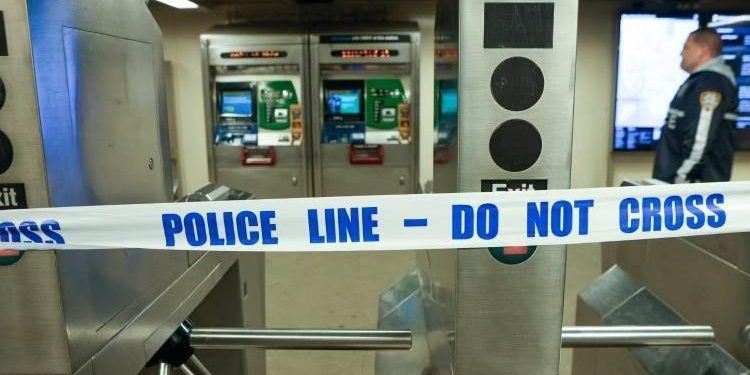 New York metrosunda silahlı saldırı! Meyyit ve yaralılar var…