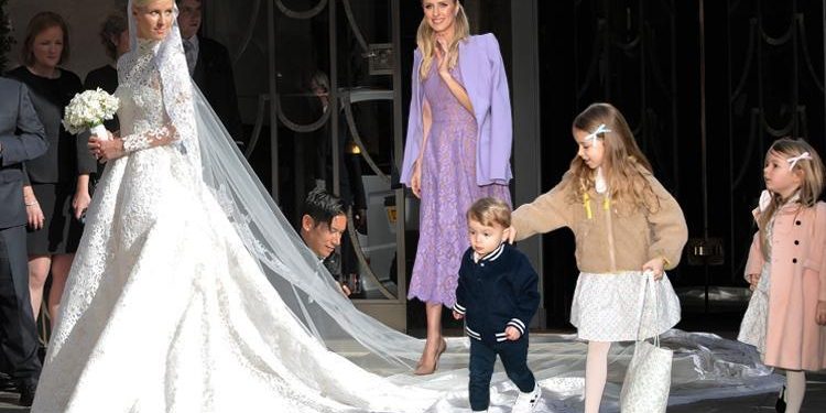 O da bir vakitler yeni gelindi… Artık uzunluk boy çocukları yanında 