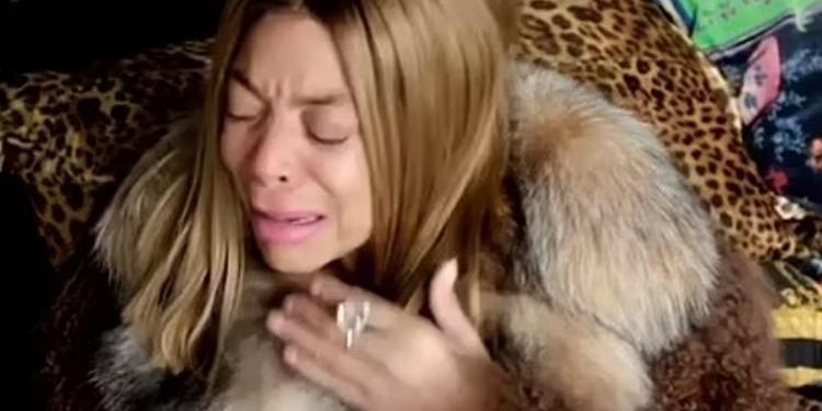 Onca şöhretten geriye kalan… Yastığına sarılıp ağladı.. Ne arkadaşım var ne param