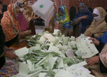 Oy verme süreci sona erdi! Pakistan’da heyecanlı bekleyiş…