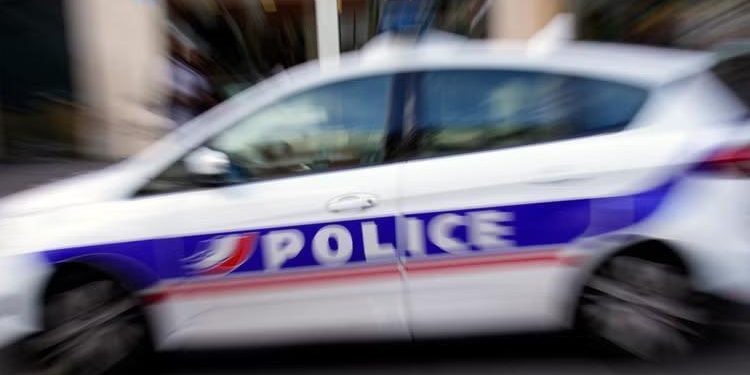 Paris’te bıçaklı atak: Yaralılar var…