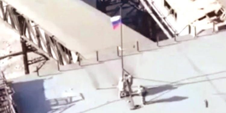 Rusya Avdivka’ya bayrak çekti