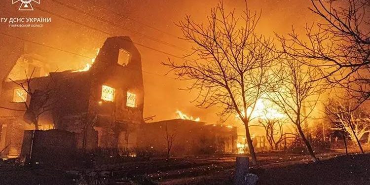 Rusya, Harkiv’i vurdu: 3’ü çocuk 5 kişi hayatını kaybetti