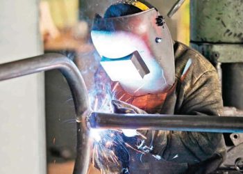 Sanayi üretimi aralıkta arttı