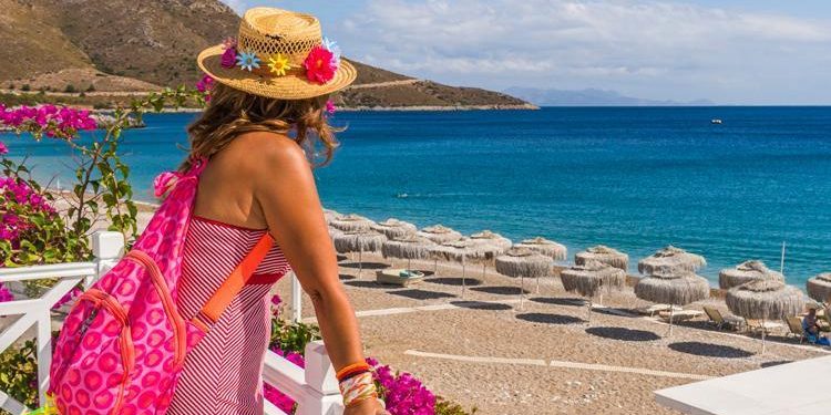 Turizm gelirleri yükseldi