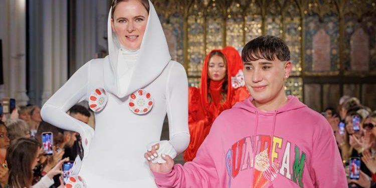 Türk Dizayncı Tuncer Tonun’dan Günah Çıkarmanın Anatomisi