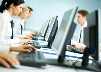 Ücretliler endüstride azaldı inşaatta arttı