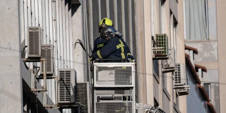 Yunanistan Çalışma Bakanlığı önünde bomba patladı