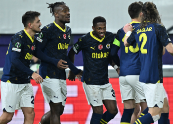 Fenerbahçe, Avrupa Konferans Ligi’nde çeyrek final kapısını araladı