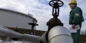 Rusya, benzin ihracatını bugünden itibaren 6 ay yasakladı