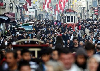 Türkiye’de nüfus artışı keskin düşüş gösterdi