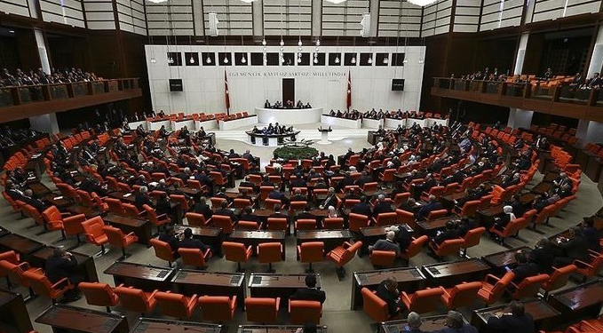 Fahiş fiyat ve stokçuluk cezalarını artıran teklif yasalaştı