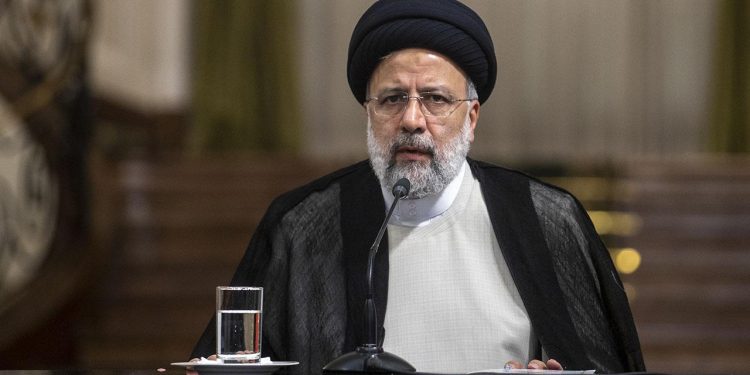 İran Cumhurbaşkanı Reisi’yi taşıyan helikopter kaza yaptı