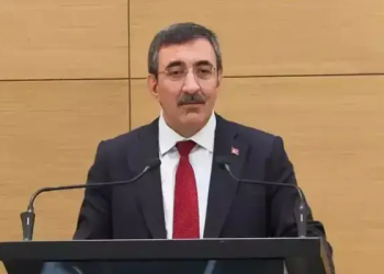 Yılmaz: Enflasyonla mücadelede her kesim elini taşın altına koymalı