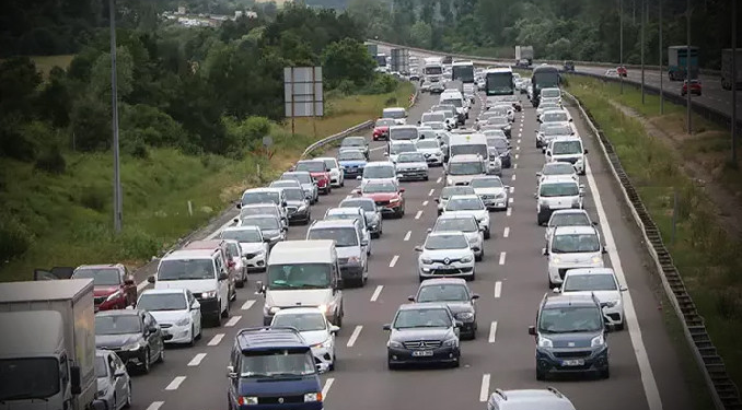 Anadolu Otoyolu’nda bayram yoğunluğu!