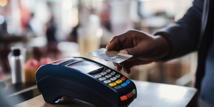 Bankalar yakın takipte: Kredi kartında tarihsel ortalama aşıldı