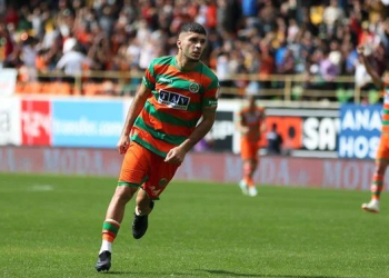 Galatasaray o transferden vazgeçti