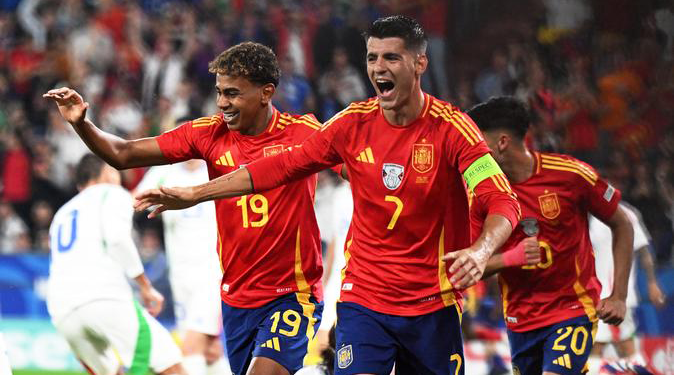 İspanya son 16 biletini aldı
