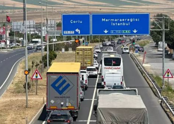 Tatilciler dönüyor! Trafik yoğunluğu devam ediyor