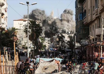 Binlerce Filistinli saldırılardan kaçmak için Gazze’nin kuzeyine yöneldi