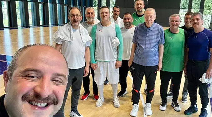 Cumhurbaşkanı Erdoğan basketbol oynadı