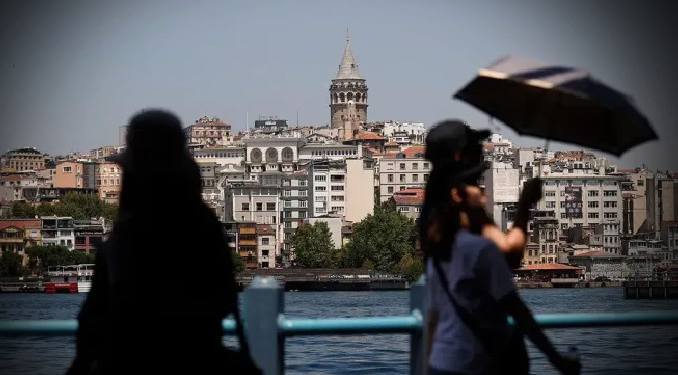 İstanbul güne sıcak hava ve yüksek nem ile başladı!