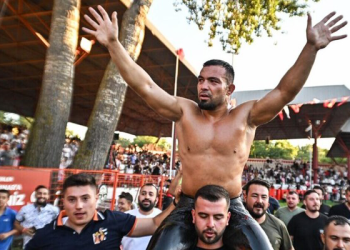 Kırkpınar Yağlı Güreşleri’nde başpehlivanlığı Yusuf Can Zeybek kazandı