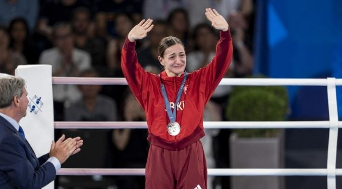 Bir madalya da Buse Naz Çakıroğlu’ndan