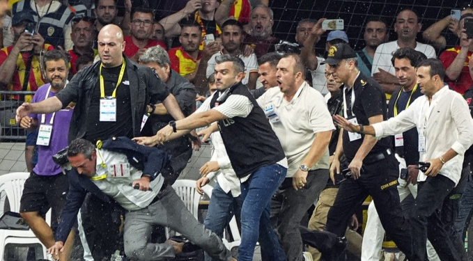 Fenerbahçe’den olaylı maç sonrası sert açıklama: Futbol teröristi!