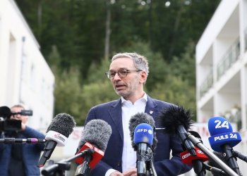 Avusturya’da aşırı sağcı parti seçimi kazandı