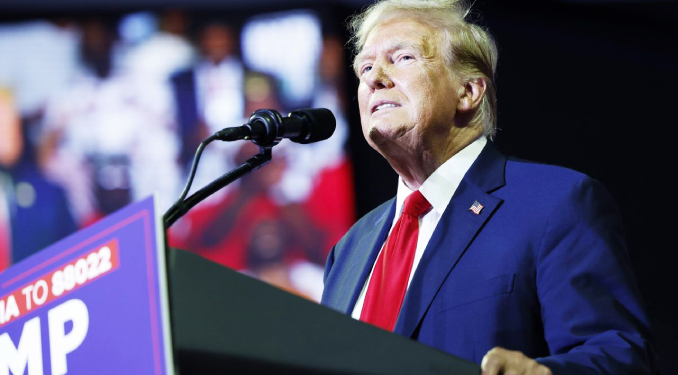 Trump’ın seçim kampanyasında silah sesleri!