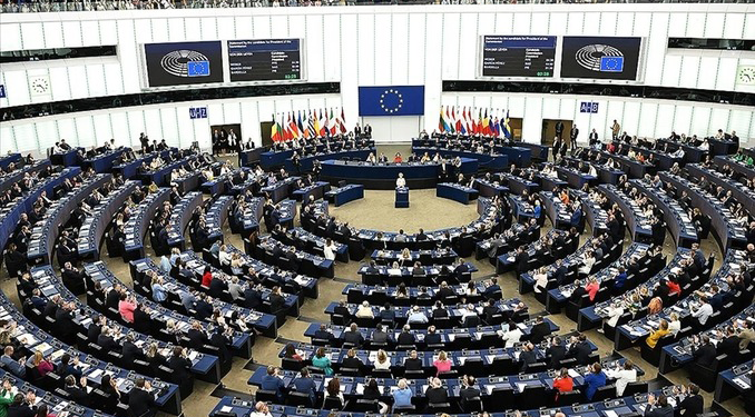 AP, Rus varlıklarıyla Ukrayna’ya 35 milyar euro kredi verilmesini onayladı