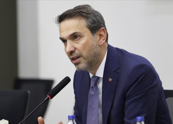 Bakan Bayraktar açıkladı: Elektrik ve doğalgaza zam gelecek mi?