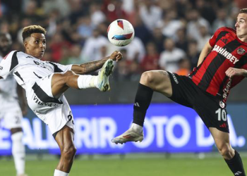 Beşiktaş galibiyeti uzatmalarda kaçırdı